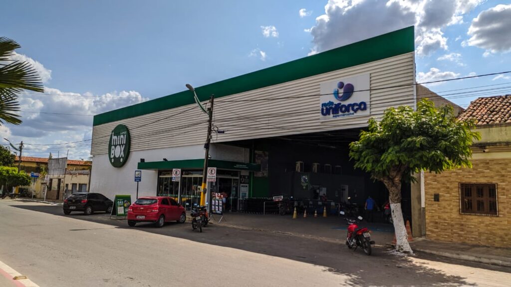 Maior rede de supermercados do Vale do Jaguaribe, Super MiniBox chega a  mais de 800 empregos gerados e prevê expansão com novas operações - Investe  CE
